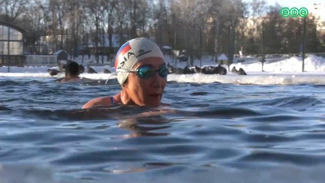 Похолодание и выпавший снег, как повод искупаться смотреть онлайн