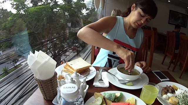 Вьетнам Нячанг №10 Завтраки отеля Regalia. Пляж море