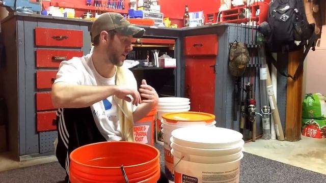 Why Refractometers are Important. Plus tips for Mixing and Storing Saltwater. смотреть онлайн