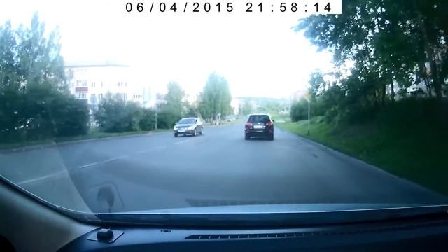 Езда по встречке (г. Анжеро-Судженск, ул. Желябова) смотреть онлайн