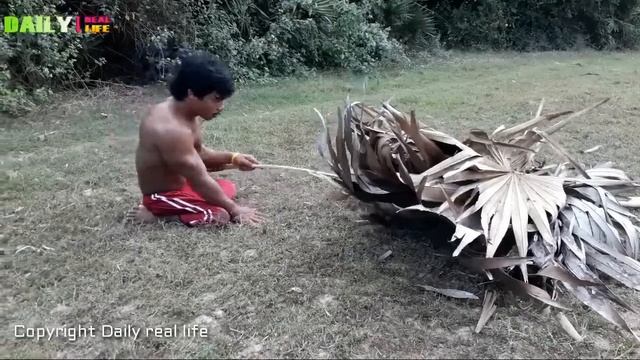 OH!! Amazing Disability man catch A Big Python Using with Hand | How to catch snake in Cambodia смотреть онлайн