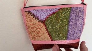 Тренируемся в стежке, а из образцов шьем милые вещицы, сегодня косметичка формата А4