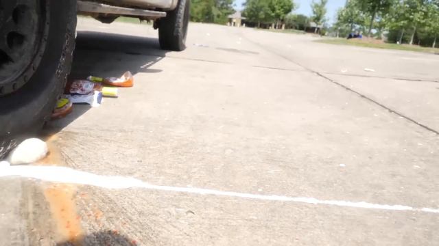 CRUSHING 50 SATISFYING THINGS WITH A GIANT TRUCK! смотреть онлайн