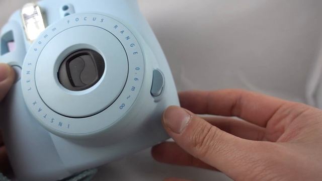 Polaroid Camera in 2017? | Fujifilm Instax Mini 8 Review смотреть онлайн