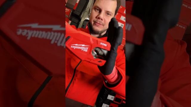 Аккумуляторный труборез по нержавеющей стали Milwaukee C12PCSS-202C и C12PPC-0 РЕХ. Мегамастер. смотреть онлайн