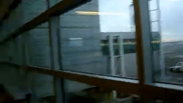 В аэропорту им.Кеннеди США,рейс Нью Йорк-Канкун смотреть онлайн