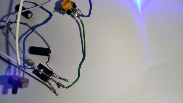 Полицейская мигалка спаянная смотреть онлайн