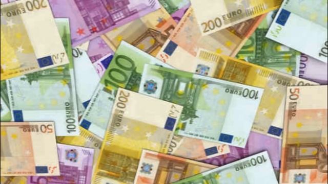 Sehr kraftvoll, um Geld zu gewinnen - Alex Arroyo in Deutsch смотреть онлайн