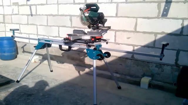 Стол Makita WST06 для торцовочных пил. смотреть онлайн