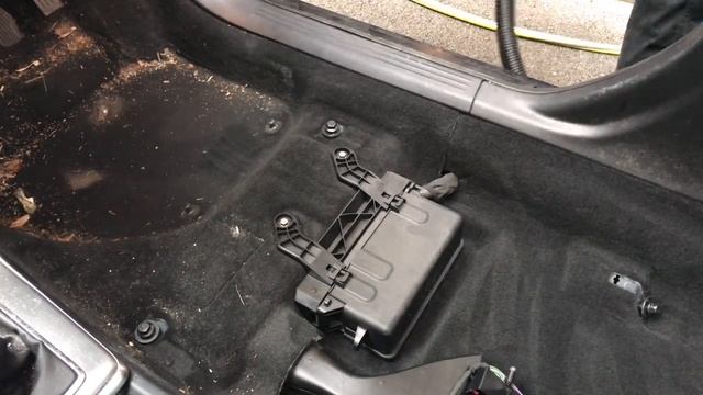 Crash damaged Volvo V40 D2 LUX Repair. Part 2