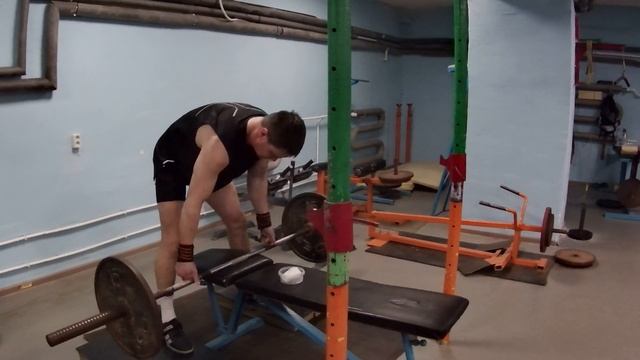 Подъём штанги на бицепс 50 на 5