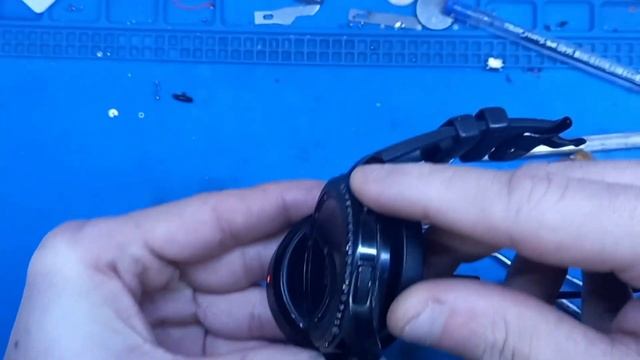 AKILLI SAAT KAPANDI AÇILMIYOR - ŞARJ OLMIYOR - samsung gear s3 akıllı saat tamiri #cantürkgsm #tami смотреть онлайн
