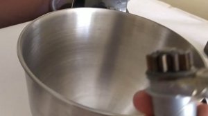 kitfort kt-1348-3. венчик. опускаем венчик. регулировка по высоте.