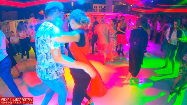Anton Karmanov & Ksenya Visner social dancing @ Salsateca's 12th Anniversary 05.10.2019 смотреть онлайн
