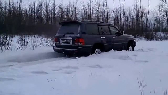 Lexus LX470 по снегу