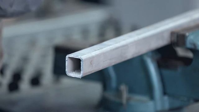 Akumulátorová pila ocaska Bosch GSA 10,8 V-LI Professional смотреть онлайн