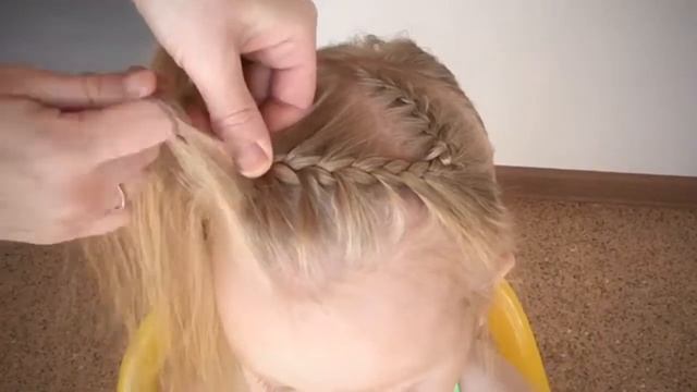 Коса «дракончик» с поворотом. Прическа для малышки! смотреть онлайн