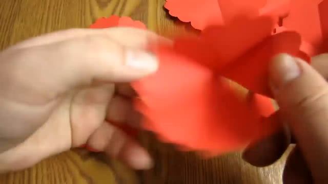 Paper Flower Wall Hanging. Newspaper Craft. DIY Hanging Flower - Wall Decoration Ideas 37