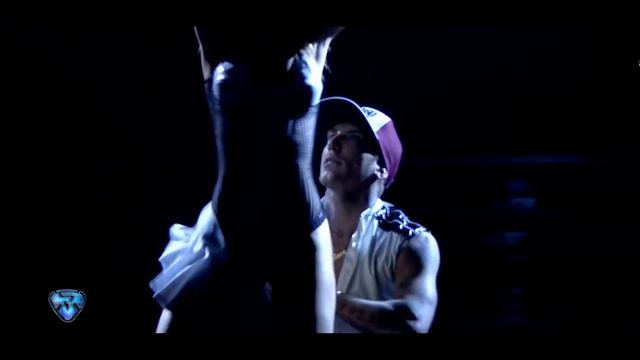 El Polaco bailó reggaeton y le dio tremendo chape a su bailarina смотреть онлайн