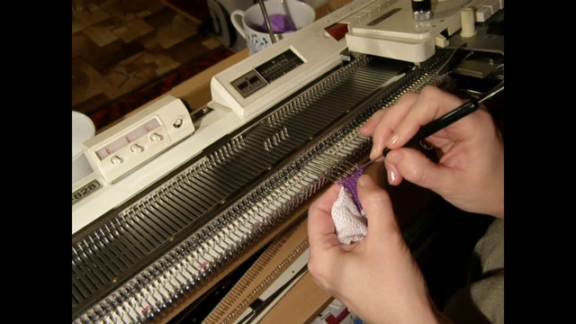 Превращаем квадратную пройму в закругленную смотреть онлайн