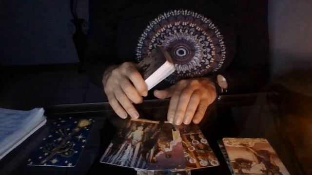 ОНЛАЙН ГАДАНИЕ. ВСПОМИНАЕТ ЛИ МУЖЧИНА ОБО МНЕ? смотреть онлайн