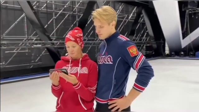 Оксана Домнина и Кирилл Зайцев смотрят свое выступление смотреть онлайн