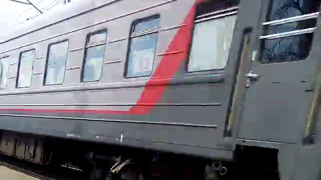 2ЭС4К-141 с пассажирским поездом смотреть онлайн