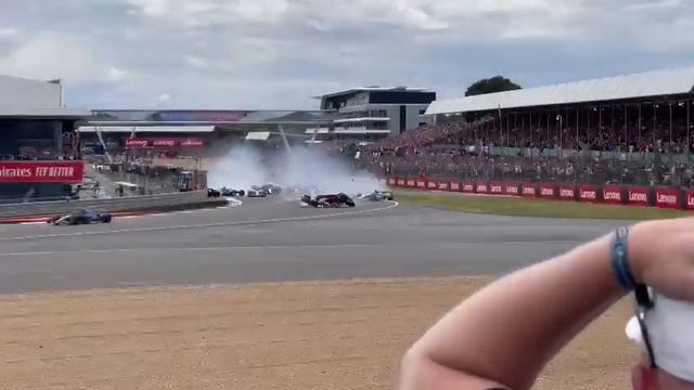 Zhou Guanyu Crash F1 Silverstone 2022 Alfa Romeo смотреть онлайн