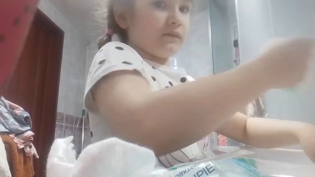 уход за Настюшей Дарина делает все сама смотреть онлайн