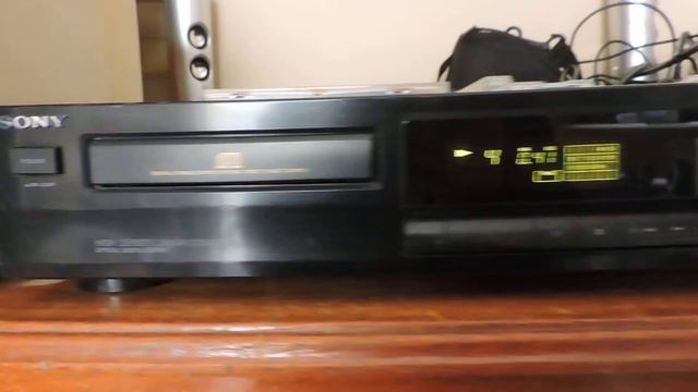 SONY CDP-315 Funcionando COMPACT DISCK TOCA CD смотреть онлайн