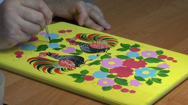 Мастер класс. Роспись доски. "Петушки" часть 1 смотреть онлайн