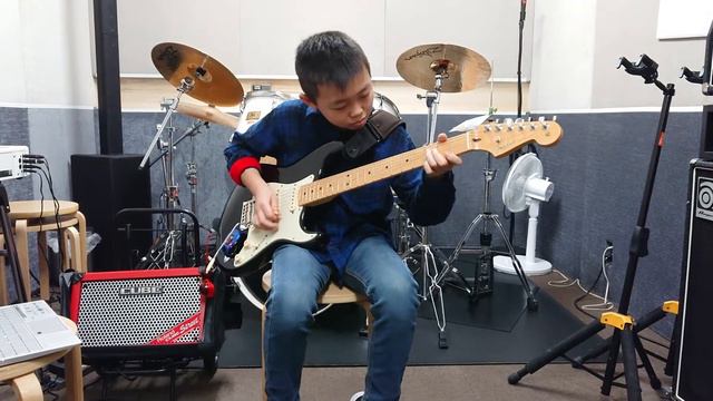 Hotel California (Japanese 10 years old boy playing guitar) смотреть онлайн
