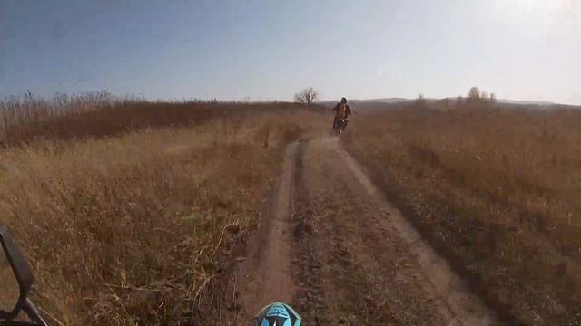 Мотопробег в компании друзей до р. Томь через тайгу в рамках завершения сезона. смотреть онлайн