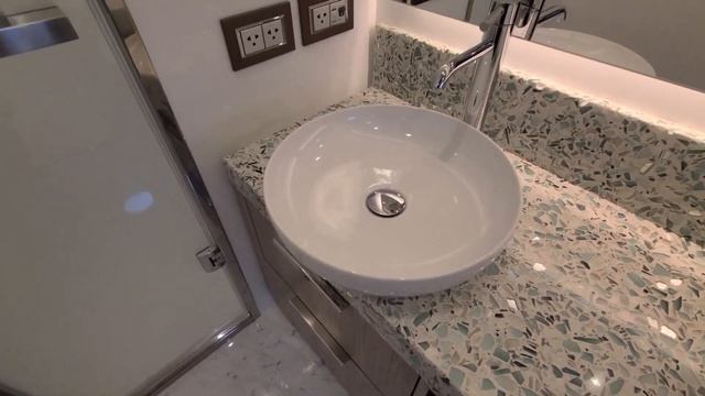 Monte Carlo Yachts MCY 76 Skylounge - Best of Show Finalist at FLIBS 2020 - Full Tour смотреть онлайн
