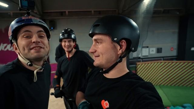 Остановите, я выйду! Флип на фэйки на BMX смотреть онлайн