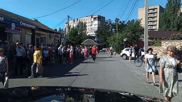 Мелитополь. Очередь на получение Российского гражданства.