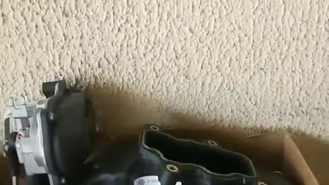 Porsche Cayenne Diesel Replacing Intake Runner & Cleaning Intake Manifold Part1