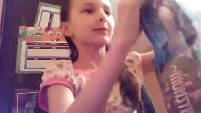 Распоковка куклы монстер хай.Кто же в коробке!? смотреть онлайн