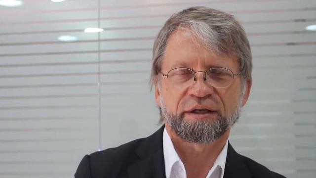 Antanas Mockus responde a sus seguidores de Facebook. смотреть онлайн