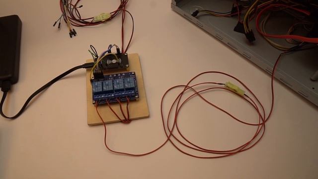 ESP8266 Node MCU - Web interface to control 4 relais to power up 4 PC. смотреть онлайн