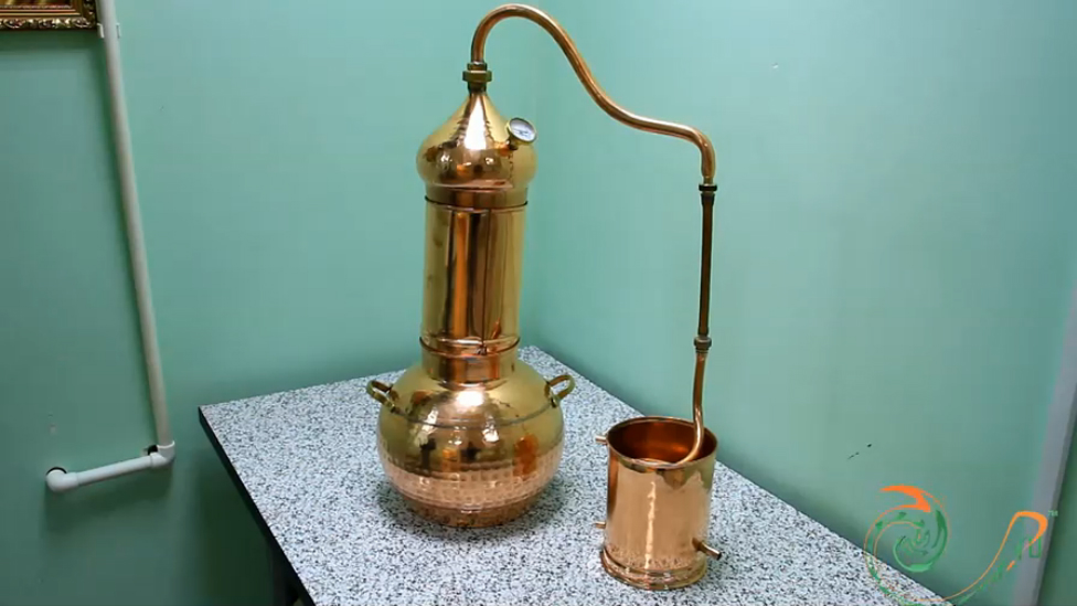 Медный аламбик с колонной