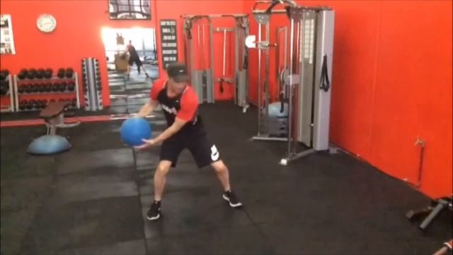 Medicine Ball Oblique Throw Technique Tips For Rotational Power смотреть онлайн
