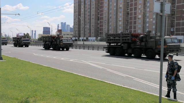 Техника возвращается с парада посвященному 75 годовщине Победы смотреть онлайн