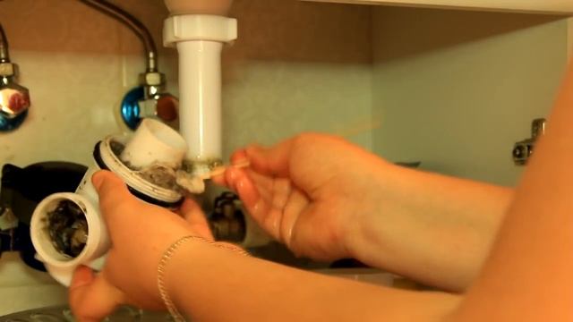 Чистка Канализации Женскими Руками смотреть онлайн