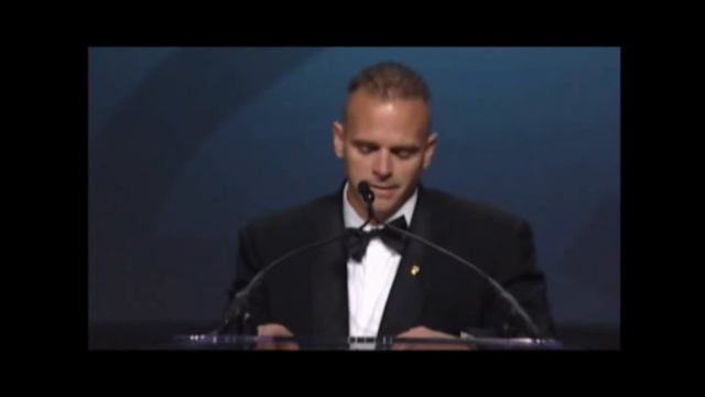 Source One CEO Mark Llano Accepts Ernst & Young Entrepreneur of the Year Award смотреть онлайн