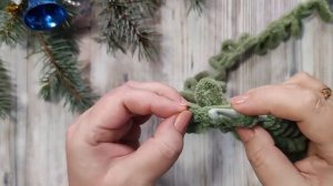 Вязаная манишка из Ализе Пуффи Файн.