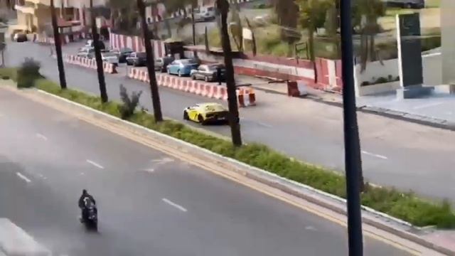 Extremely loud Lamborghini Aventador svj drifting and going sideways exhaust pops смотреть онлайн