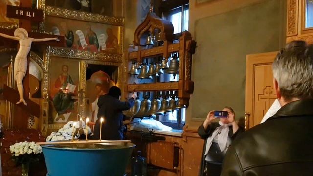 Колокольный звон по Великом освящении воды в день Навечерия Богоявления (Крещенский сочельник) смотреть онлайн