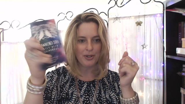 The Awakened Soul Oracle Unboxing смотреть онлайн