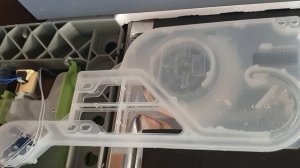 Посудомойка indesit dwl-dea603-s не моет посуду. Набирает воду и сливает. Помогите советом.